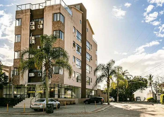 Apto recém-reformado pé na areia em Jurerê JBM201